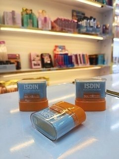 ضد آفتاب رولیISDIN بدون رنگ و spfبای صد